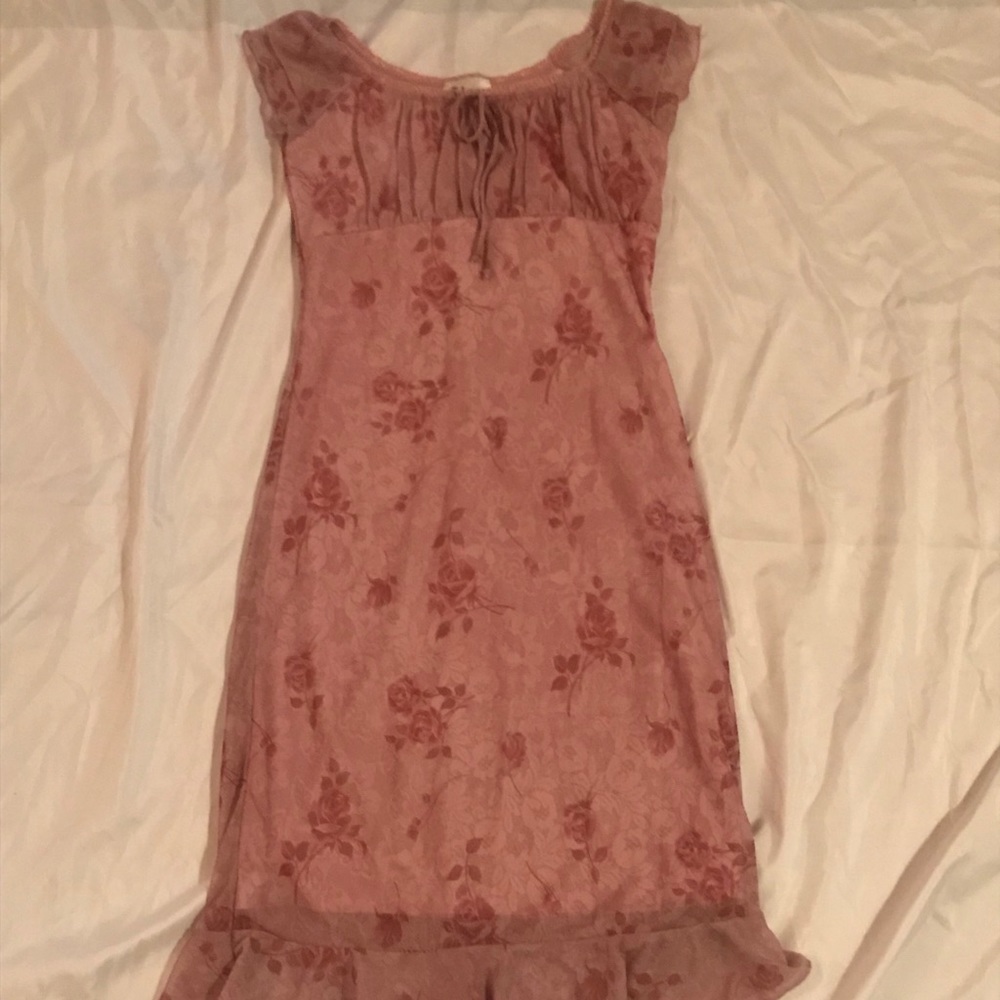 Floral off the shoulder dress! Built in slip!